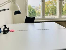 Lichtdurchflutetes Loft in netter Bürogemeinschaft