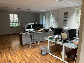 Moderne Coworking-Arbeitsplätze im Architekturbüro (Musikerviertel)