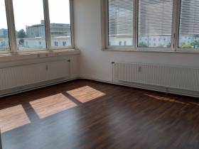 Ideal für 1-4 Personen: Büroraum ca. 27 m²