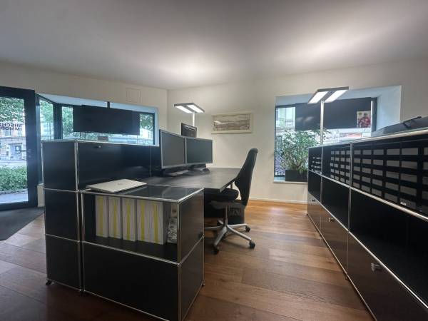 Klimatisierter Arbeitsplatz in der Stadt Luzern — Bild 1