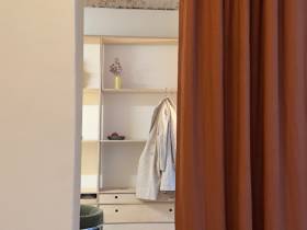 Schreibtischplatz im cutesten Hinterhofbüro