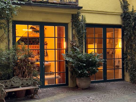 Schreibtischplatz in München (Maxvorstadt) – Superschönes Hinterhofbüro in Bürogemeinschaft in München-Maxvorstadt — Bild 8
