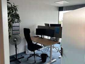 Mehrere repräsentative Büroräume in stylisch renoviertem Büro
