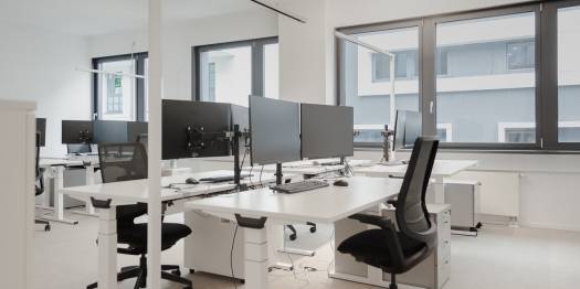 Moderne Büroplätze zur Untermiete – voll möbliert & Stellplatzoption