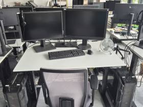Arbeitsplätze in kreativem Loft zur Untermiete