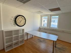 2 möblierte Büroräume (je 12 m²) in Saarbrücken
