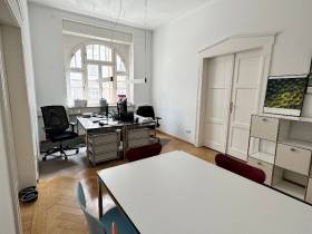 Charmanter Büroraum in Altbau | 20 m² | Möbliert | Ab sofort verfügbar