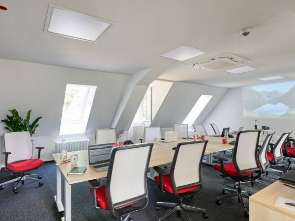Großzügige Büromieteinheit mit CAT6-Verkabelung — Bild 3