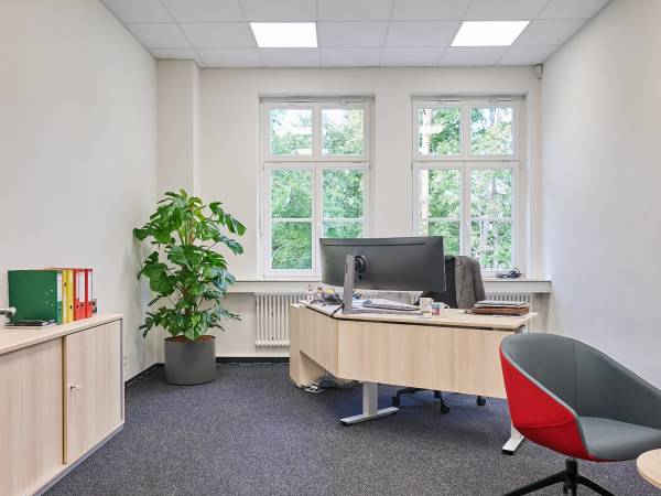 Großzügige Büromieteinheit mit CAT6-Verkabelung — Bild 6