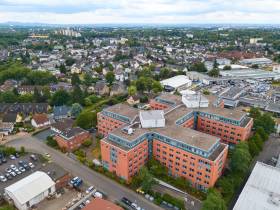 Hochwertiges Business-Ambiente mit Aussicht der Extraklasse
