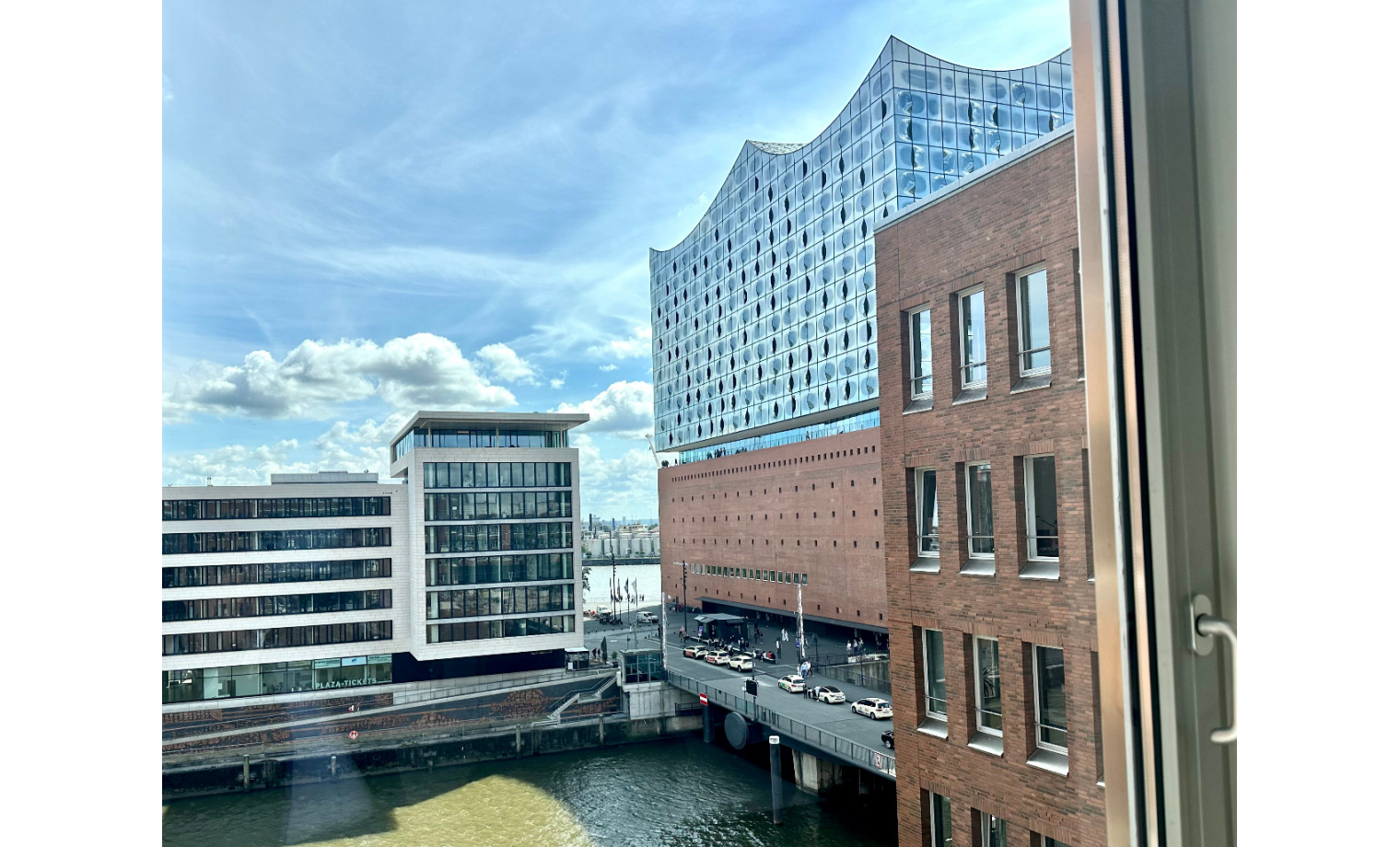 Büro auf Zeit Am Sandtorkai Hamburg HafenCity