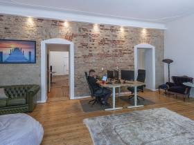 Moderne Schreibtische in Berlin-Wedding – Flexibel mieten