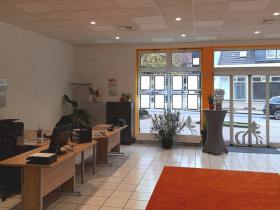 Sehr gut ausgestattete Arbeitsplätze