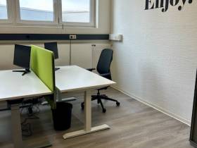 Büroraum mieten 20m² - möbliert + Parkplatz vor Ort