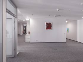 Modernes, voll möbliertes Büro – 307 m² mit Parkplätzen