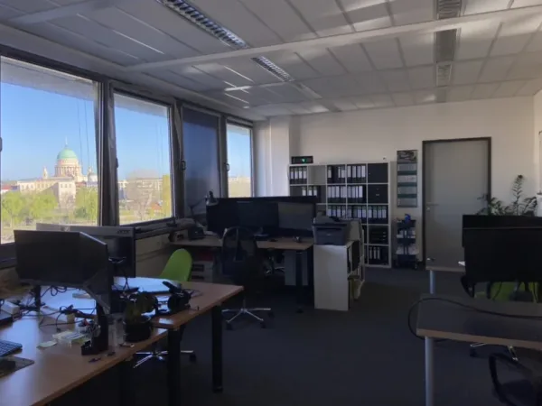 Abschließbares Büro in Potsdam (Südliche Innenstadt) – 38m² Einzelbüro + Meetingraum (20 m²) am Potsdam Hauptbahnhof — Bild 4