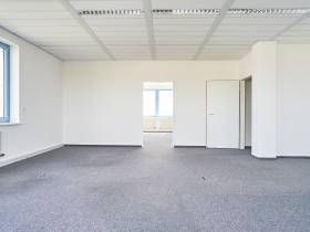 Renovierte Bürofläche bezugsfrei nach Absprache