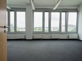 Bürofläche mit Laminatboden