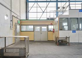 Gewerbefläche mit Lager und Büro