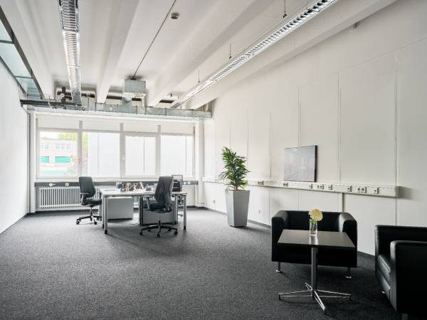 Büroeinheit im Industrial Style & Produktionshalle — Bild 3
