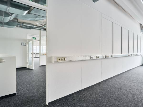 Büroeinheit im Industrial Style & Produktionshalle — Bild 7