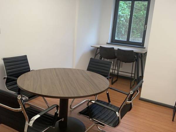 Exklusive Bürogemeinschaft im stilvollen Boutique Büro — Bild 3