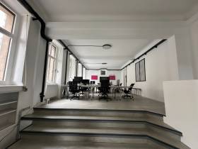Stilvolles helles Büro in bester Lage in Kreuzberg