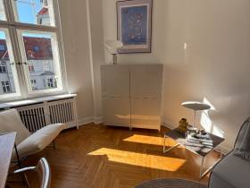 Zimmer in stilvoller Bürogemeinschaft in Westend