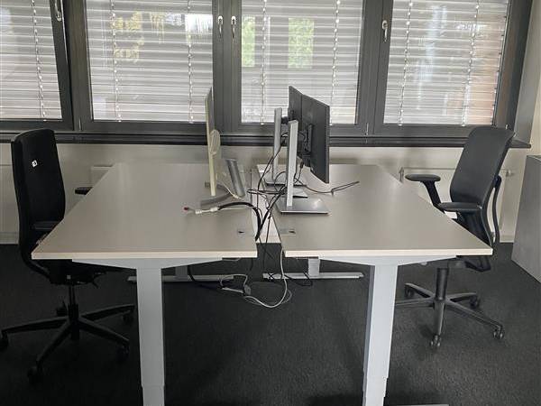 Heller Schreibtischplatz in Bürogemeinschaft in Hannover — Bild 1