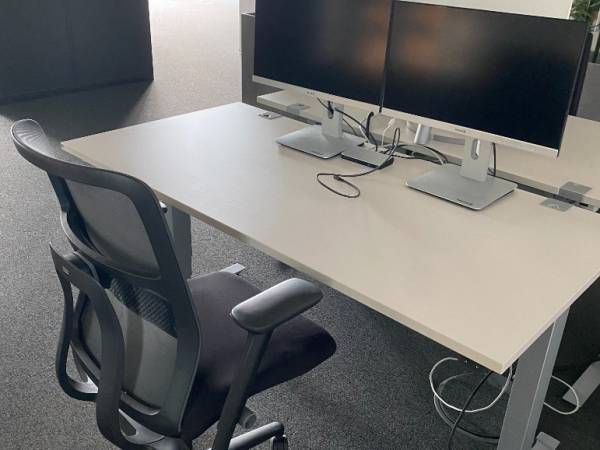 Heller Schreibtischplatz in Bürogemeinschaft in Hannover — Bild 2