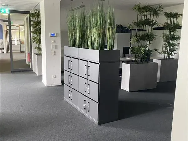 Schreibtischplatz in Hannover (Brink - Hafen) – Schreibtischplatz in Bürogemeinschaft mit Showroom in Hannover-Brink — Bild 3