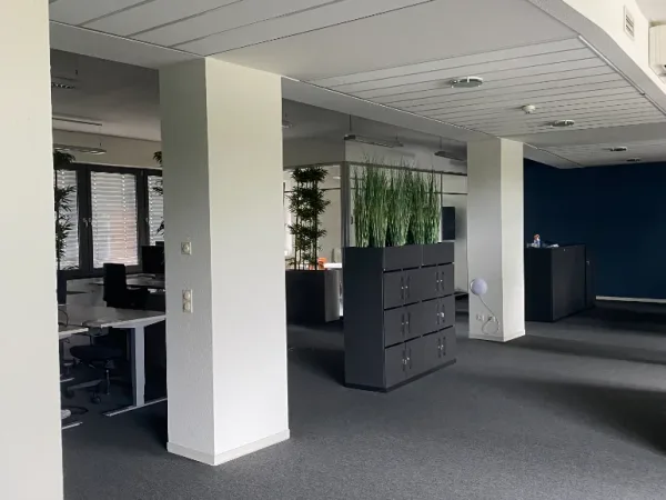 Schreibtischplatz in Hannover (Brink - Hafen) – Schreibtischplatz in Bürogemeinschaft mit Showroom in Hannover-Brink — Bild 4