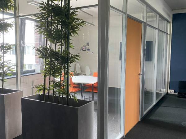 Heller Schreibtischplatz in Bürogemeinschaft in Hannover — Bild 5