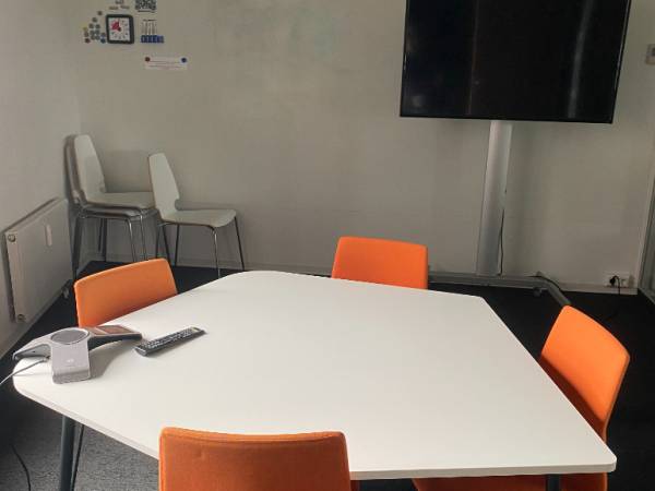 Heller Schreibtischplatz in Bürogemeinschaft in Hannover — Bild 6