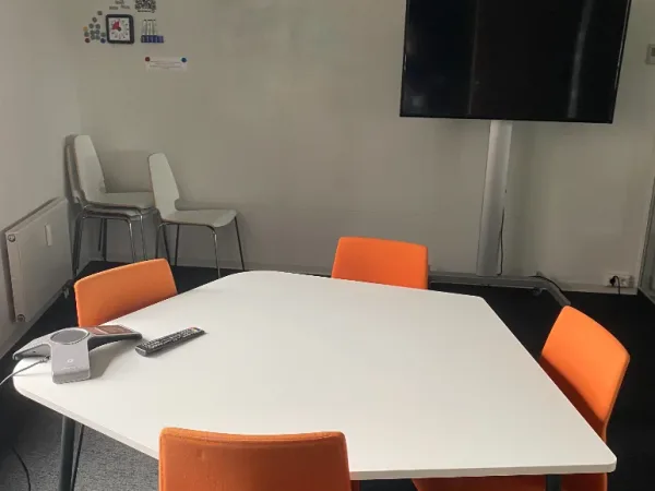 Schreibtischplatz in Hannover (Brink - Hafen) – Schreibtischplatz in Bürogemeinschaft mit Showroom in Hannover-Brink — Bild 6