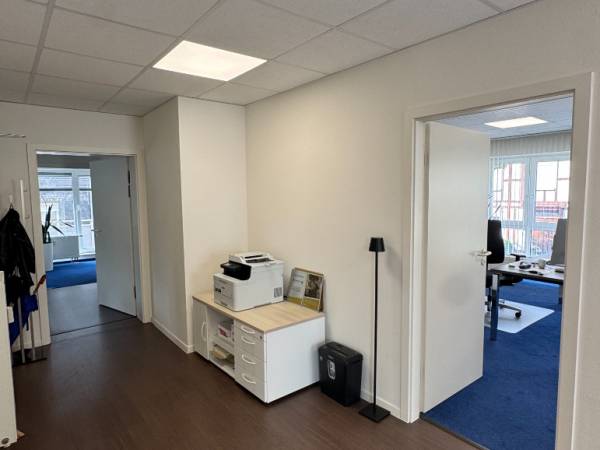 Helle und moderne Bürogemeinschaft in Much — Bild 5