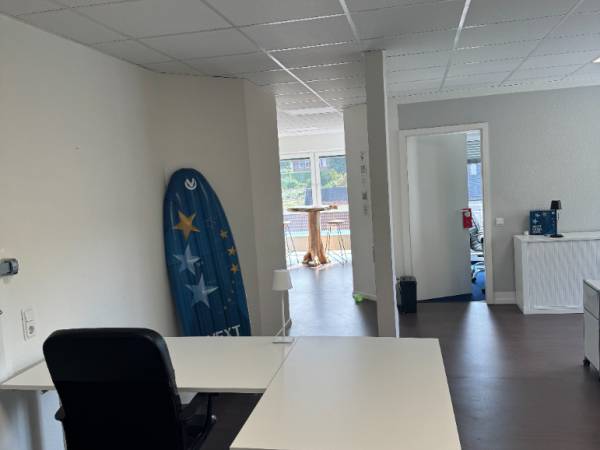 Helle und moderne Bürogemeinschaft in Much — Bild 3