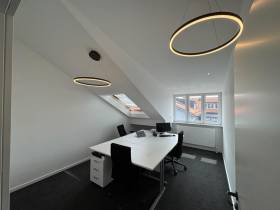 Stylische Einzelbüros in Oberhaching – Flexibel mieten