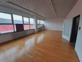 Lagerfläche/Büro mit eigenem Eingang