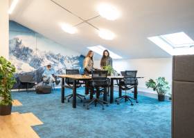 Schreibtisch im Coworking Space | Flat Mitgliedschaft