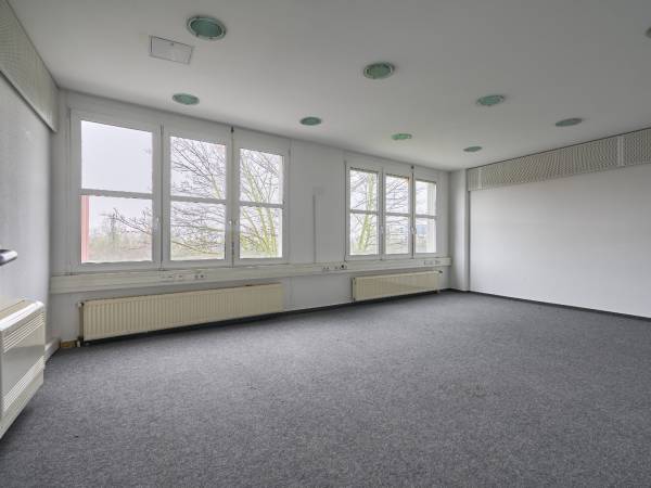 Bürogebäude in beliebter Umgebung - Sie wünschen, wir bauen aus! — Bild 7