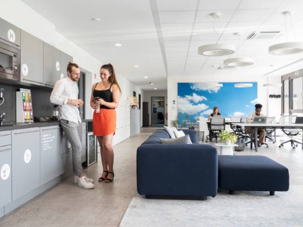 Lichtdurchfluteter Coworking Space & Büros in Dortmund-Schüren — Bild 2