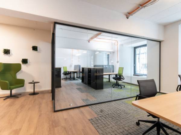 Stylischer Coworking Space mit Büros in Essen Stadtkern — Bild 2