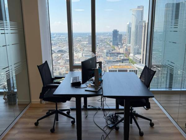 Exklusive Büros & Arbeitsplätze mit Skyline-Blick in Frankfurt — Bild 2