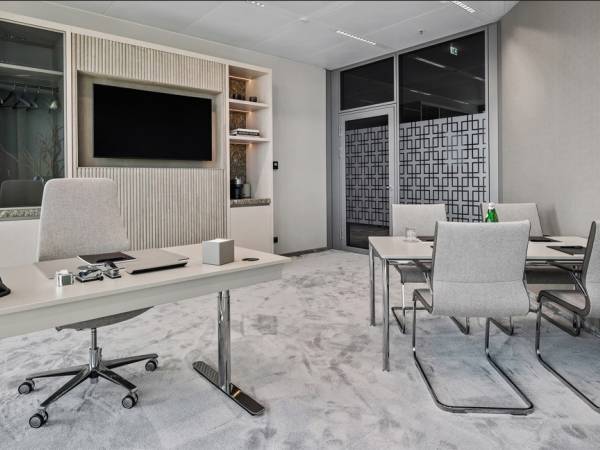 Exklusives Business Center mit Skyline-Blick in Frankfurt Innenstadt — Bild 3