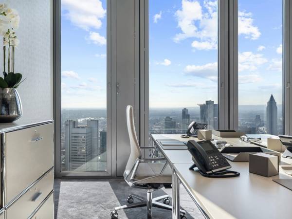 Exklusives Business Center mit Skyline-Blick in Frankfurt Innenstadt — Bild 1