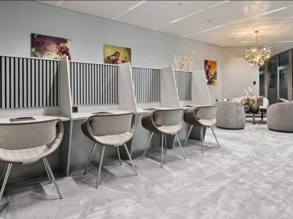 Exklusives Business Center mit Skyline-Blick in Frankfurt Innenstadt — Bild 5