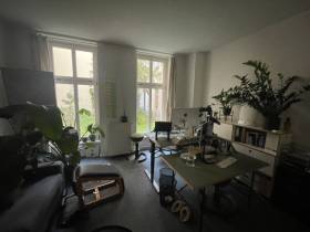 Einzelner Raum und ein freier Arbeitsplatz / Whole office room + one desk /  im Prenzlauer Berg
