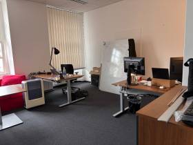 Büro zwischen Potsdamer Straße und Gleisdreieckpark