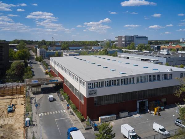 Sanierte Werkstattfläche mit modernem Büroanteil — Bild 7